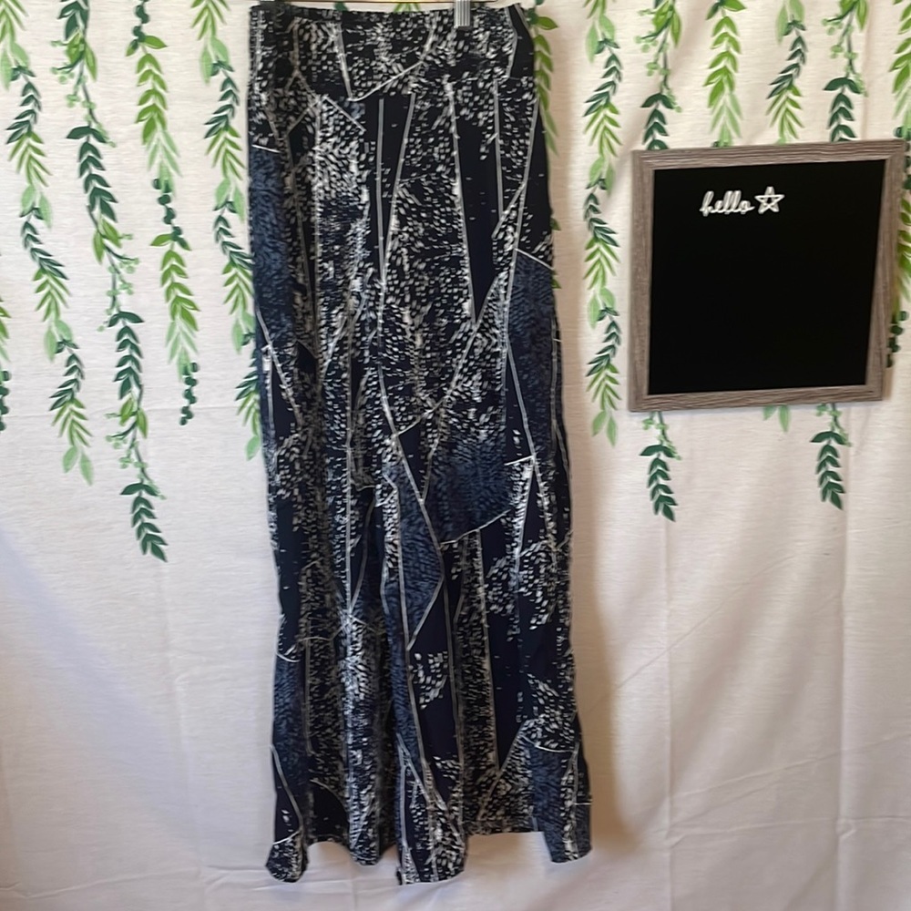 EUC Size M Mossimo Navy/White Print Wide Legged 100% Polyester Pants C1